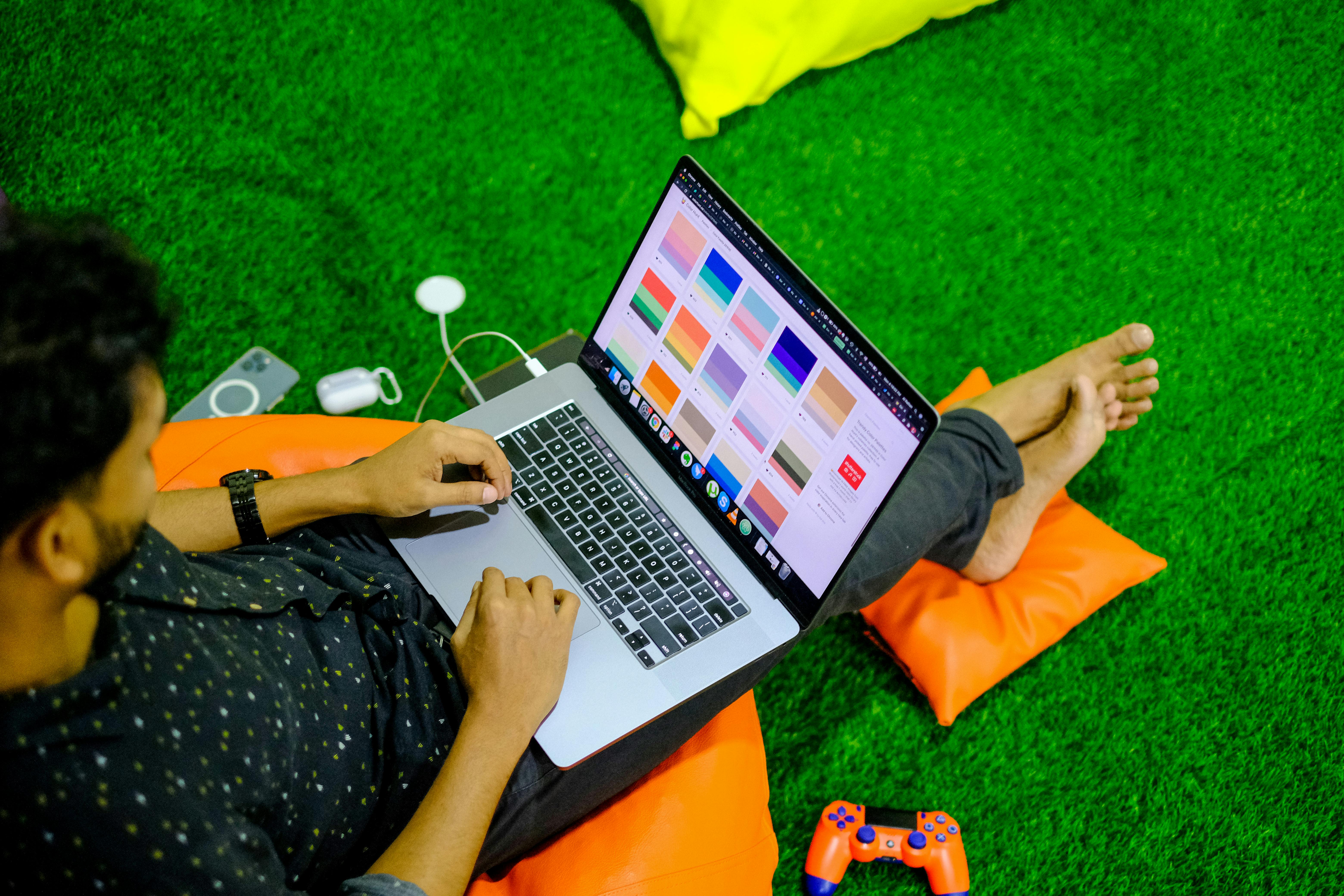 The Best Affiliate Marketing Software for SaaS Companies in 2025: A Practical Guide — Photo by Ofspace LLC, Culture on Pexels