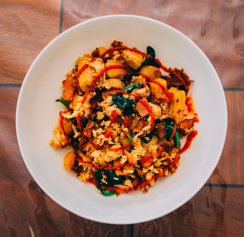 Garlicky Spinach and Chickpea Stir-Fry