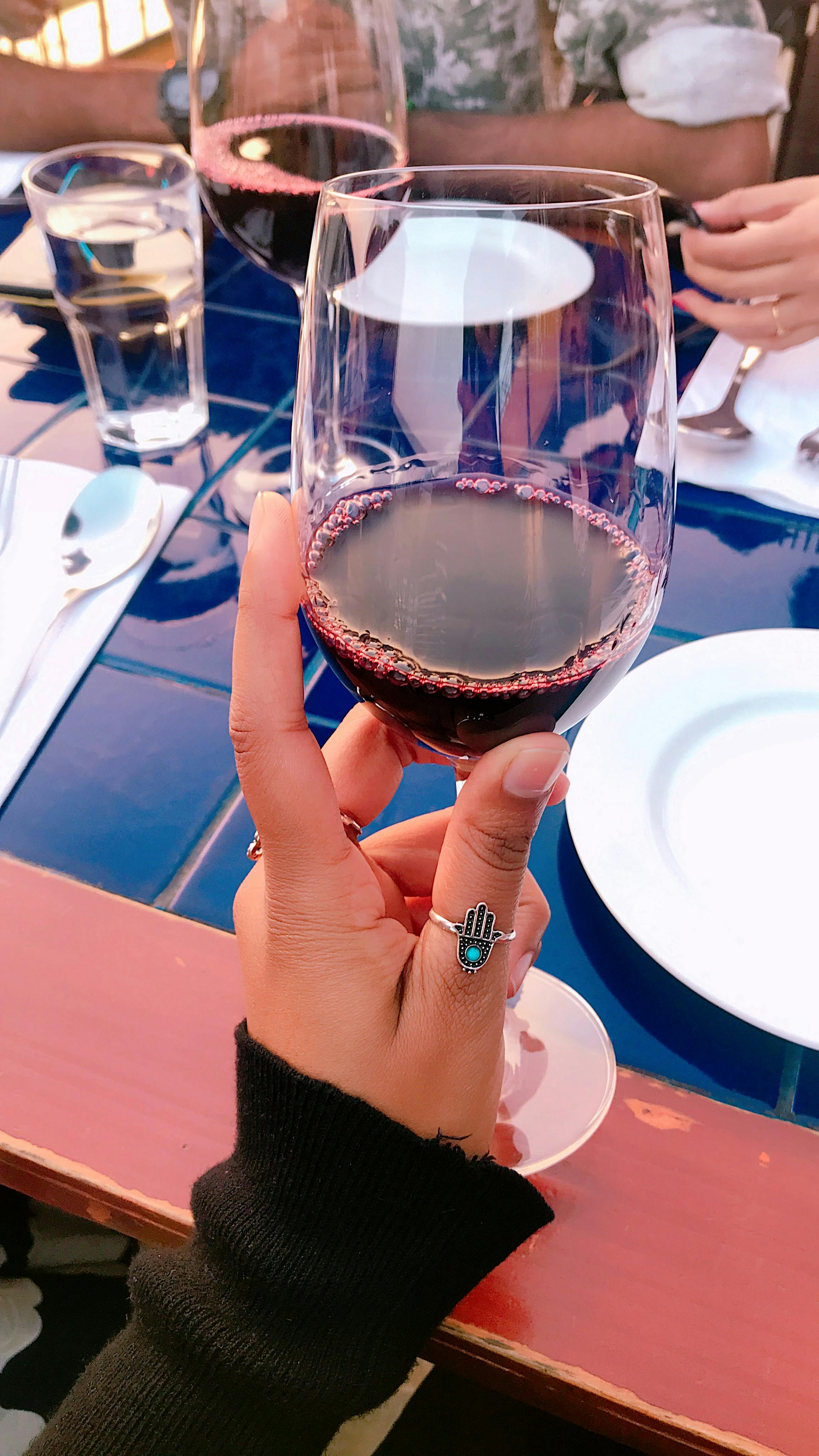 FREE STOCK PHOTO OF HAND RED WINE SPARKLING WINE
