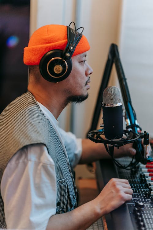 Foto d'estoc gratuïta de auriculars, barrejant la consola, boina de llana