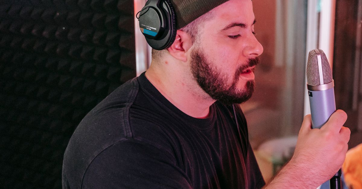 Developing Singer with Real Instincts
