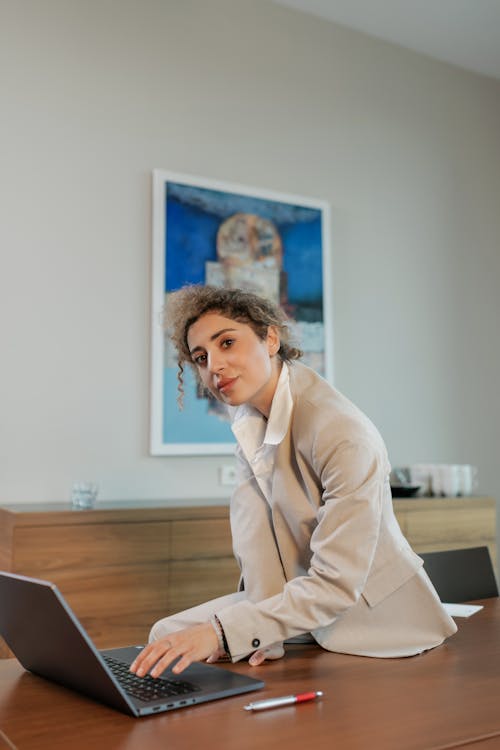 Kostenloses Stock Foto zu arbeiten, büro, drinnen