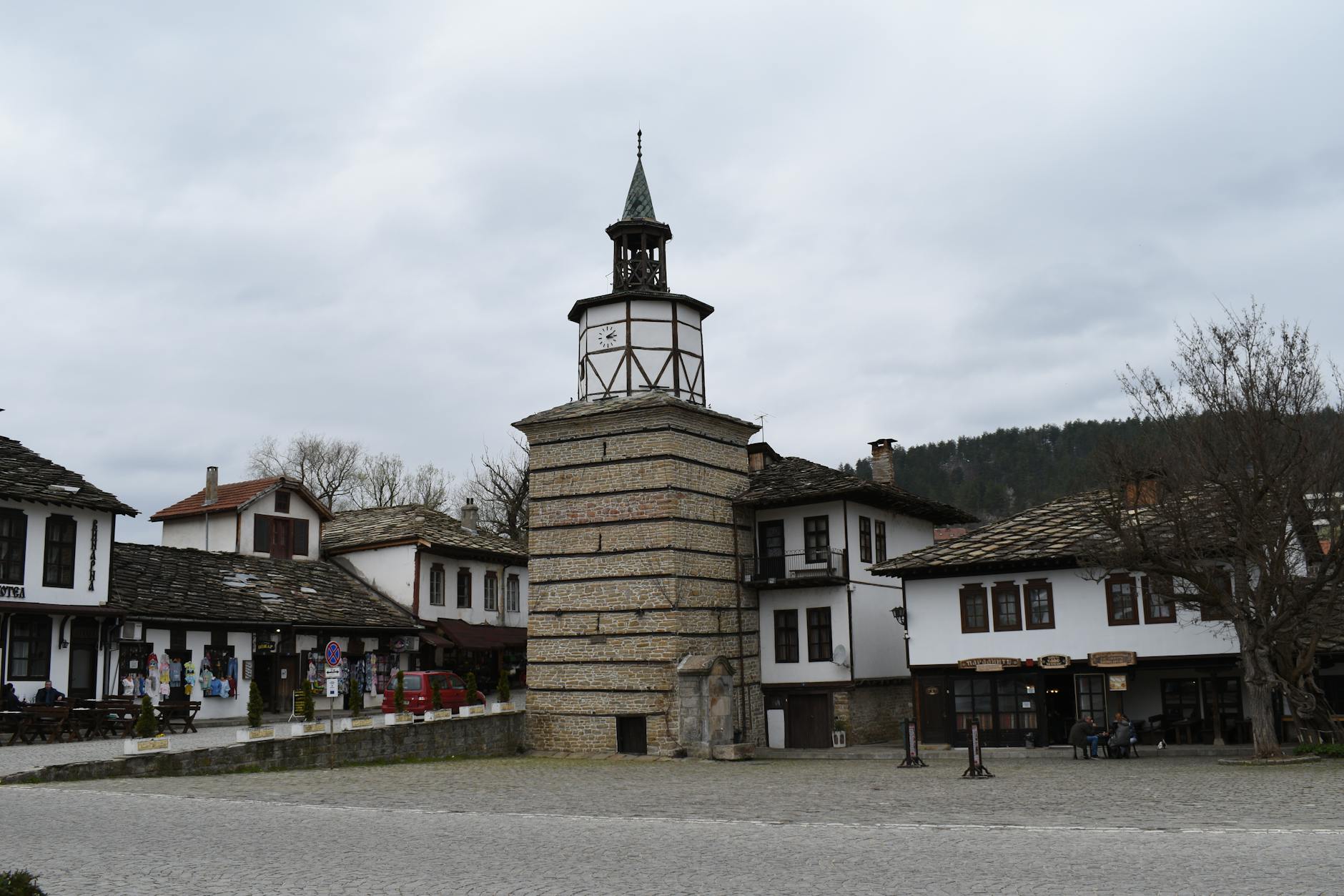 https://www.pexels.com/photo/tryavna-clock-tower-under-gray-sky-8134245/