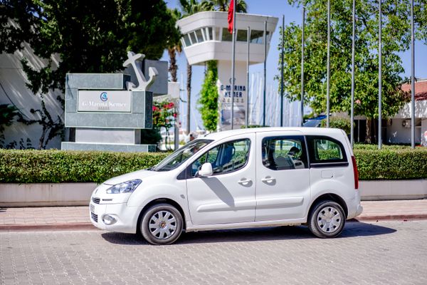 Transfer to hotel