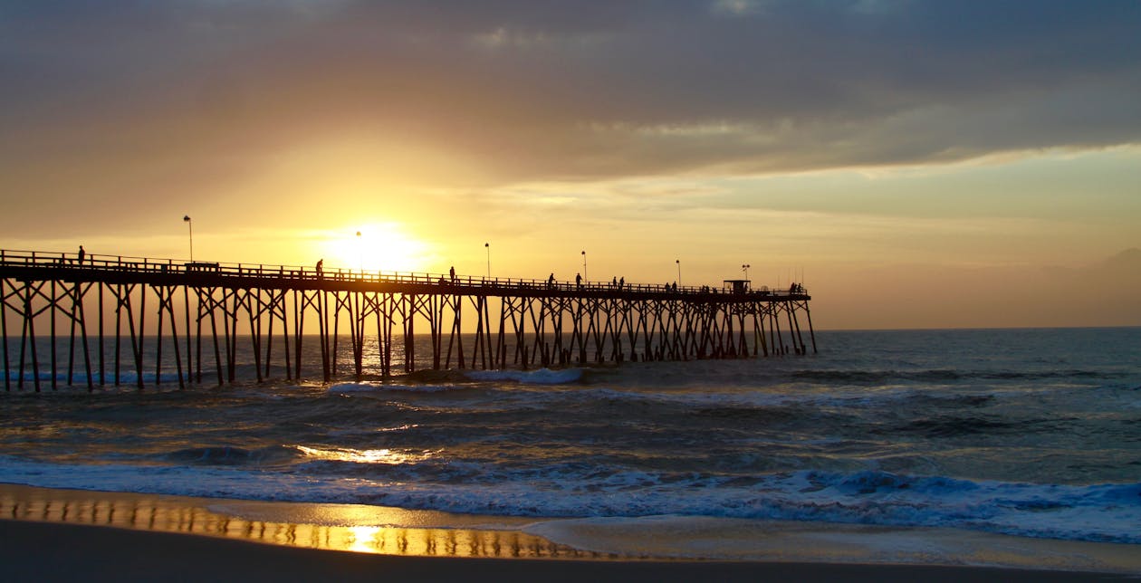 Free Бесплатное стоковое фото с восход, океан, пирс Stock Photo