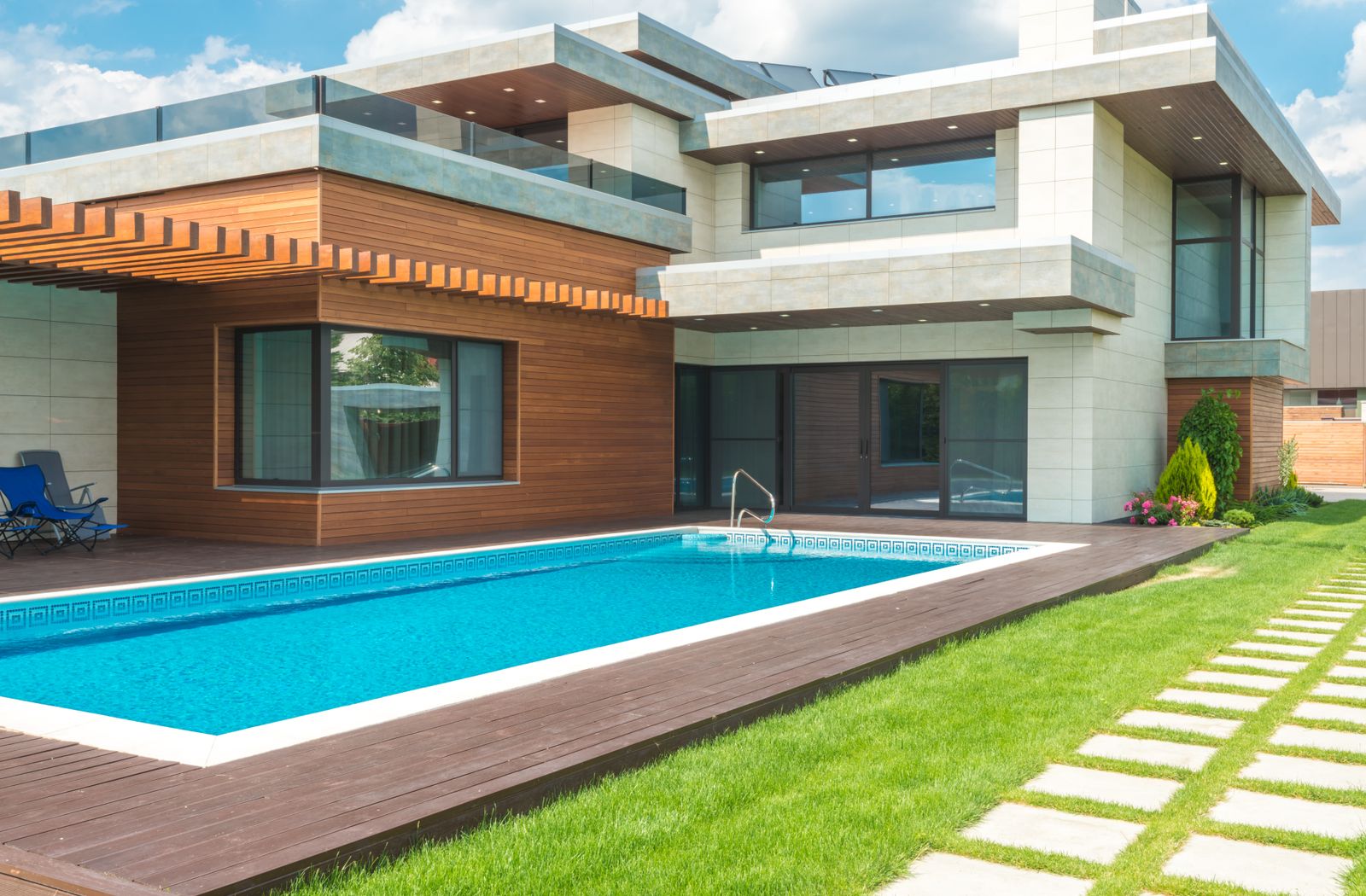 1000 Sq. Yd. Sea-Side Villa, DHA Phase 8 — Villa in DHA Phase 8, Karachi