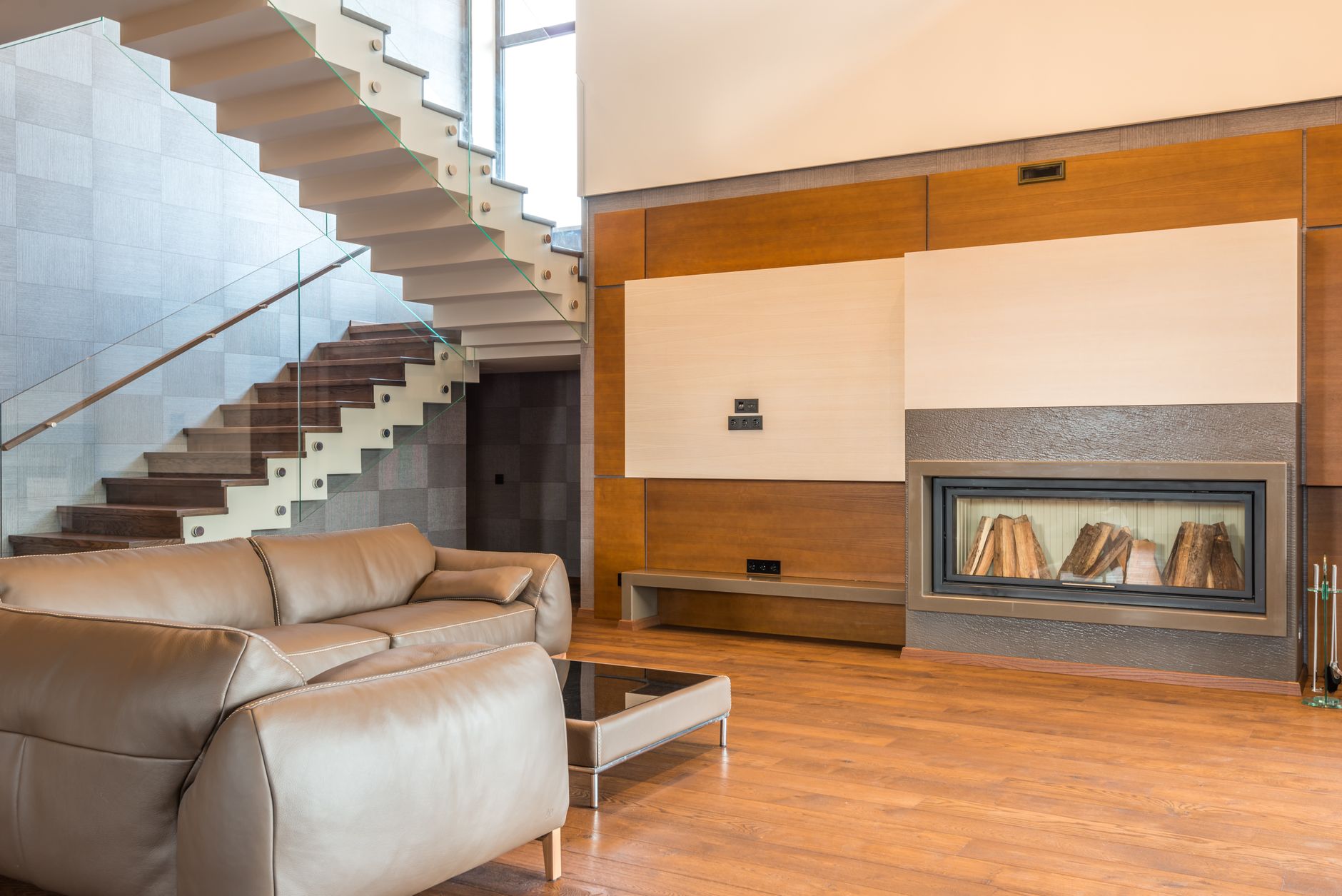 Kombinasi Material Kayu dan Beton dalam Interior Modern yang Elegan