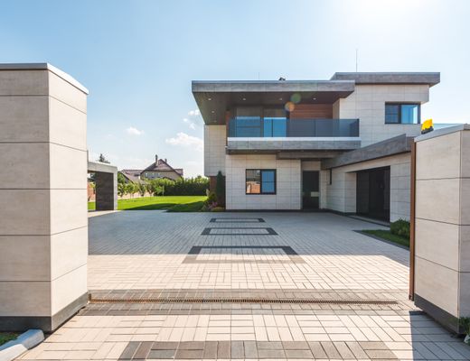 Contemporary two-story luxury home in Darbhanga for sale