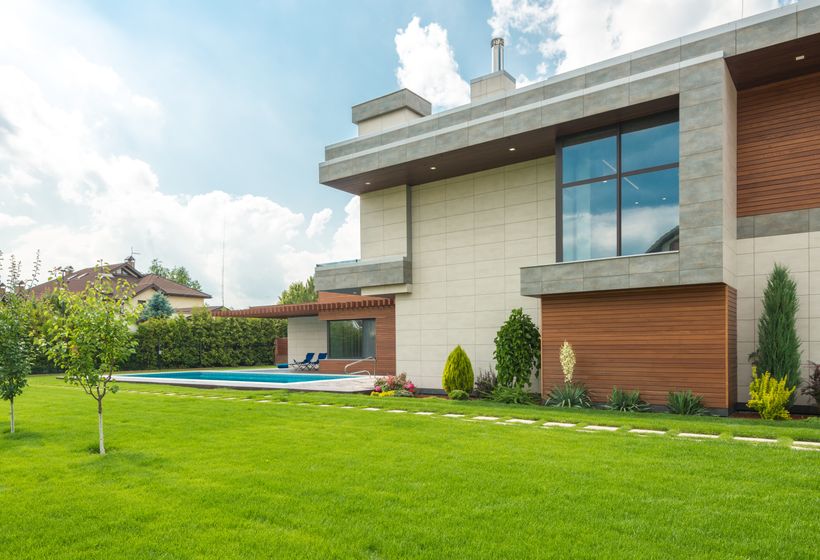 Luxury Pools & Spas