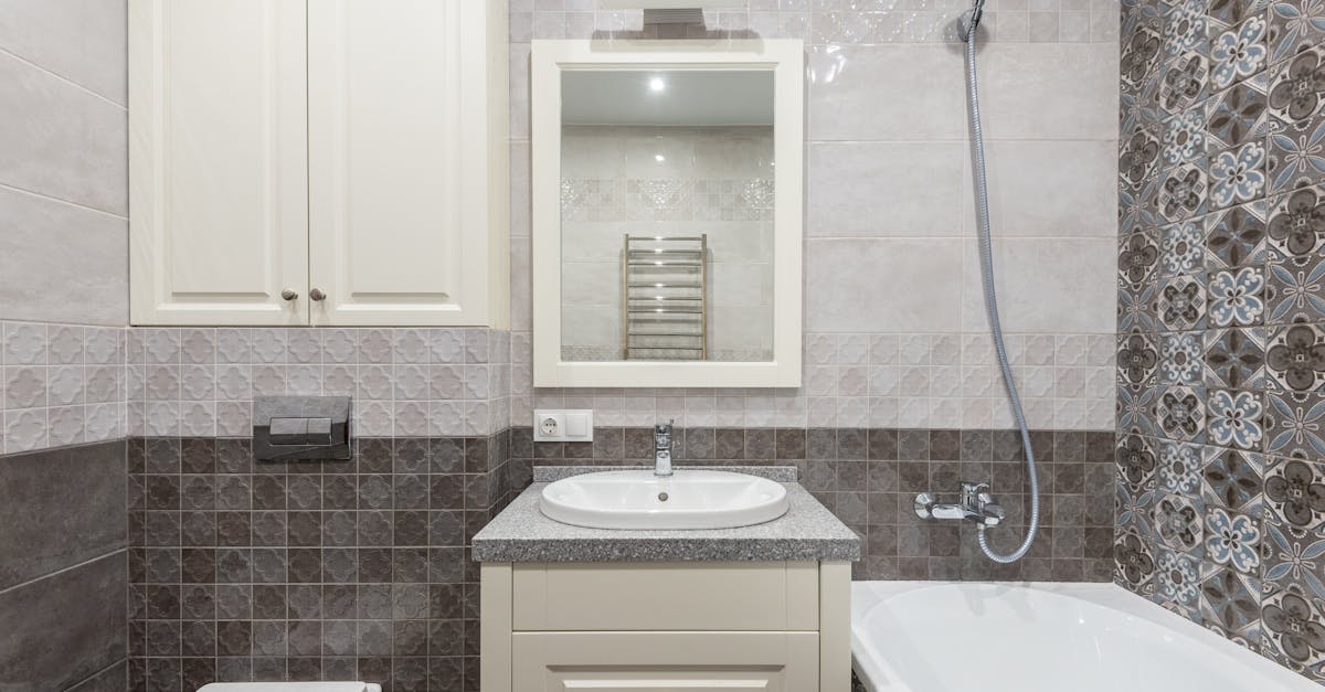 How to clean grout between tiles