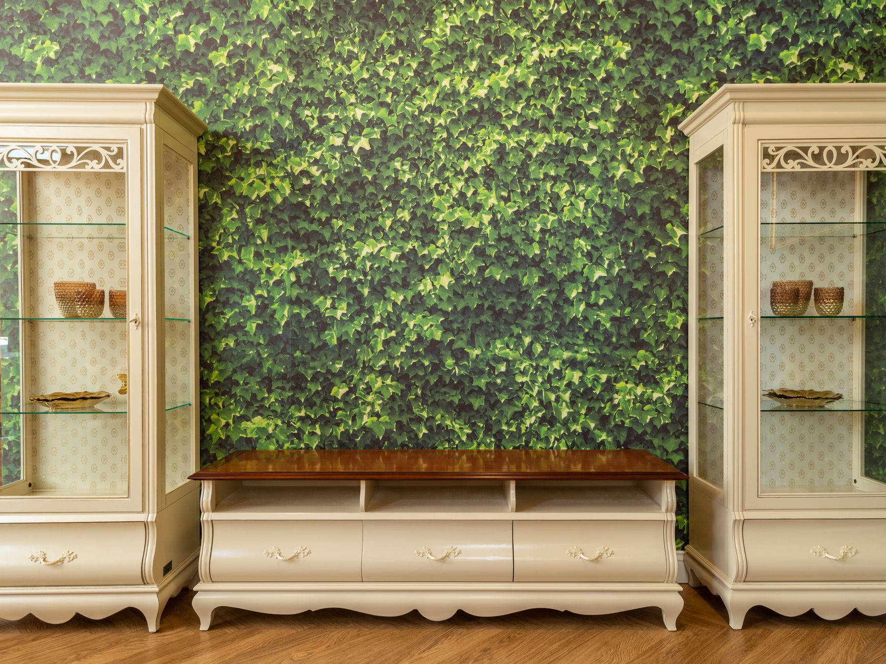 Wallpapering in Woodside Park — the finished result after a professional repaint