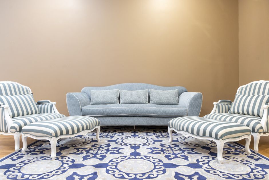 Фотель — що це таке: види, вибір і догляд — classic upholstered armchair living room