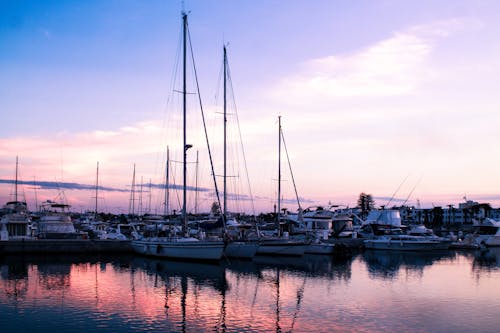 Free Boats in the Harbor Under Blue Sky Stock Photo