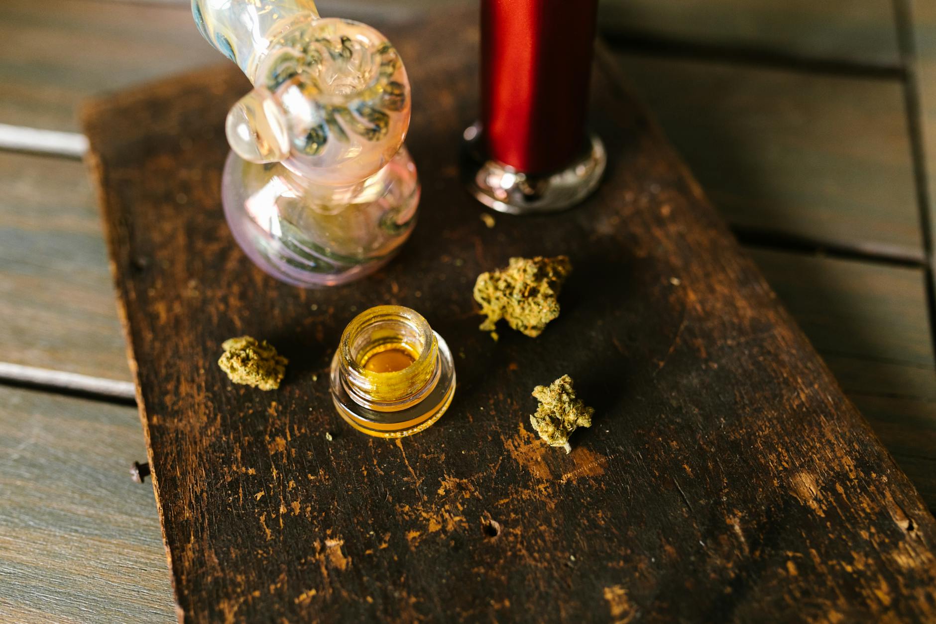 Cannabis Buds and Dab