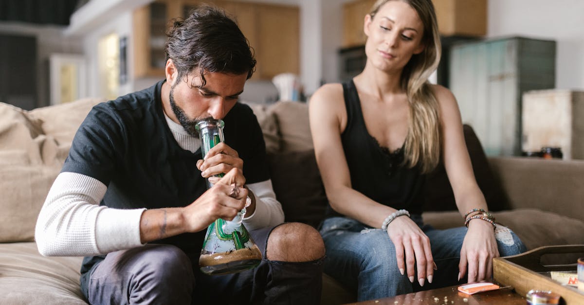 How to cut a men's shirt into a women's tank top