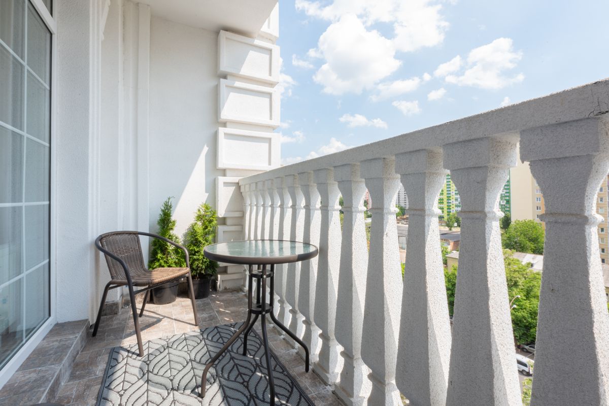 9 Balkon-DIYs für gemütliche Sommerabende — Fertiges Werk
