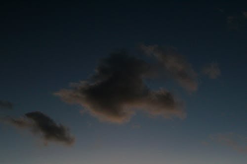 새벽 동안 구름 사진
