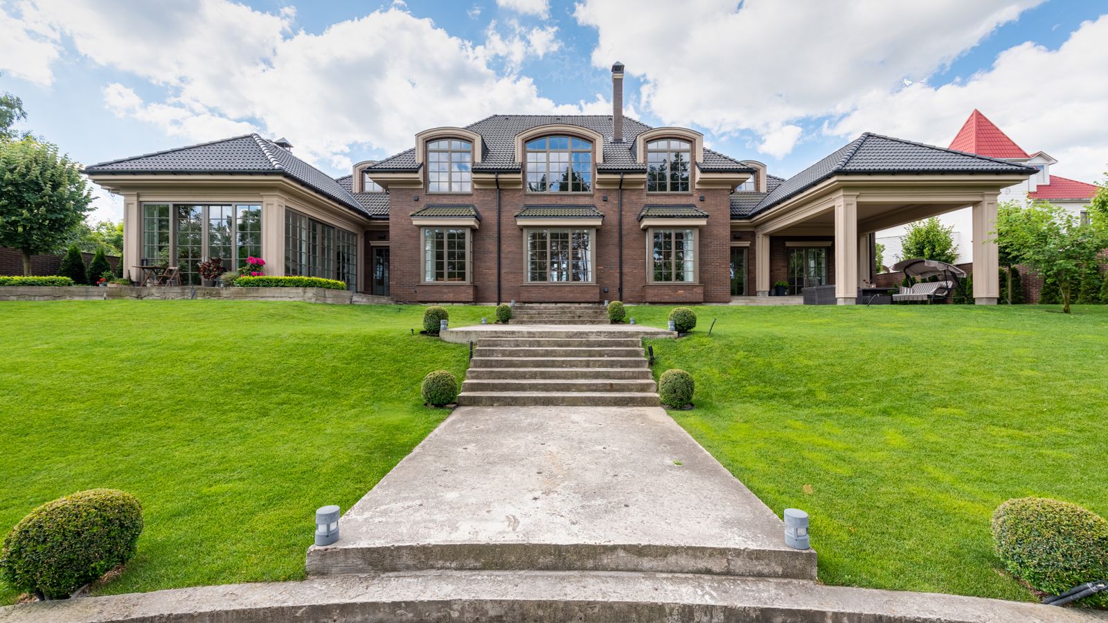 The Ashcombe Manor