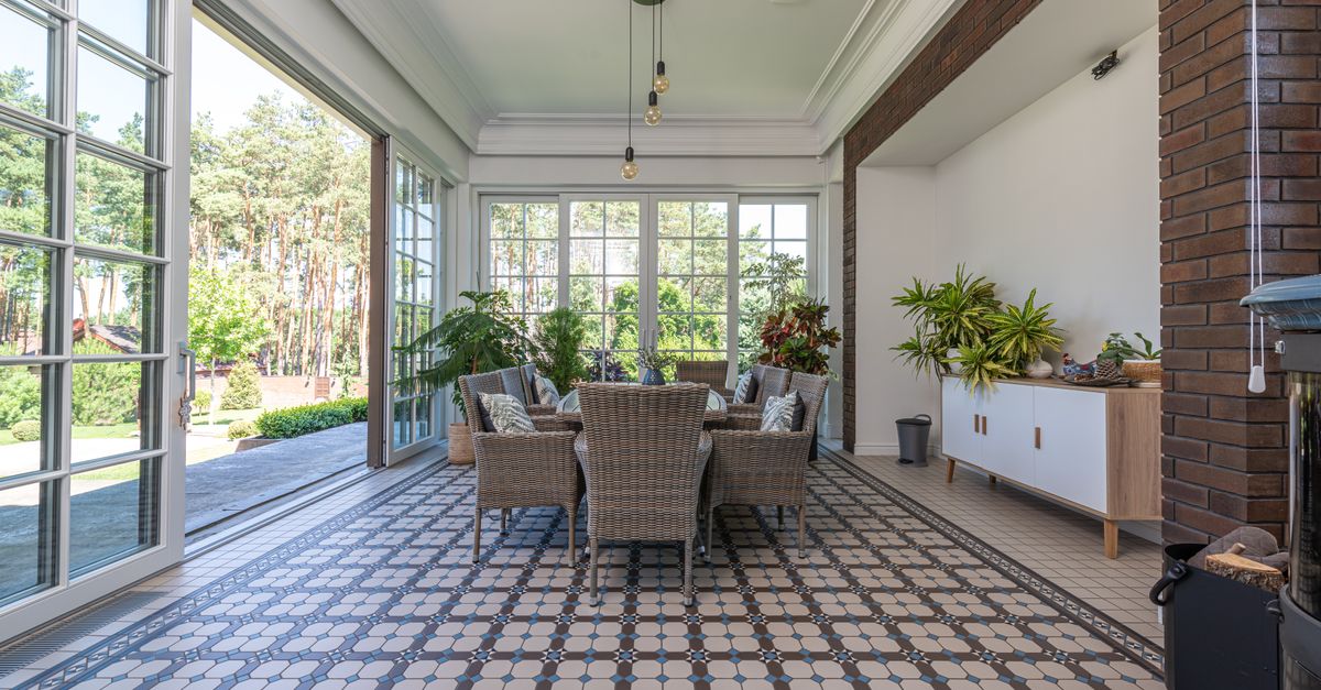 How to Achieve a Seamless Indoor-Outdoor Living Space