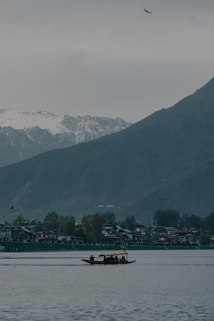 Boat ride on Kashmir lake