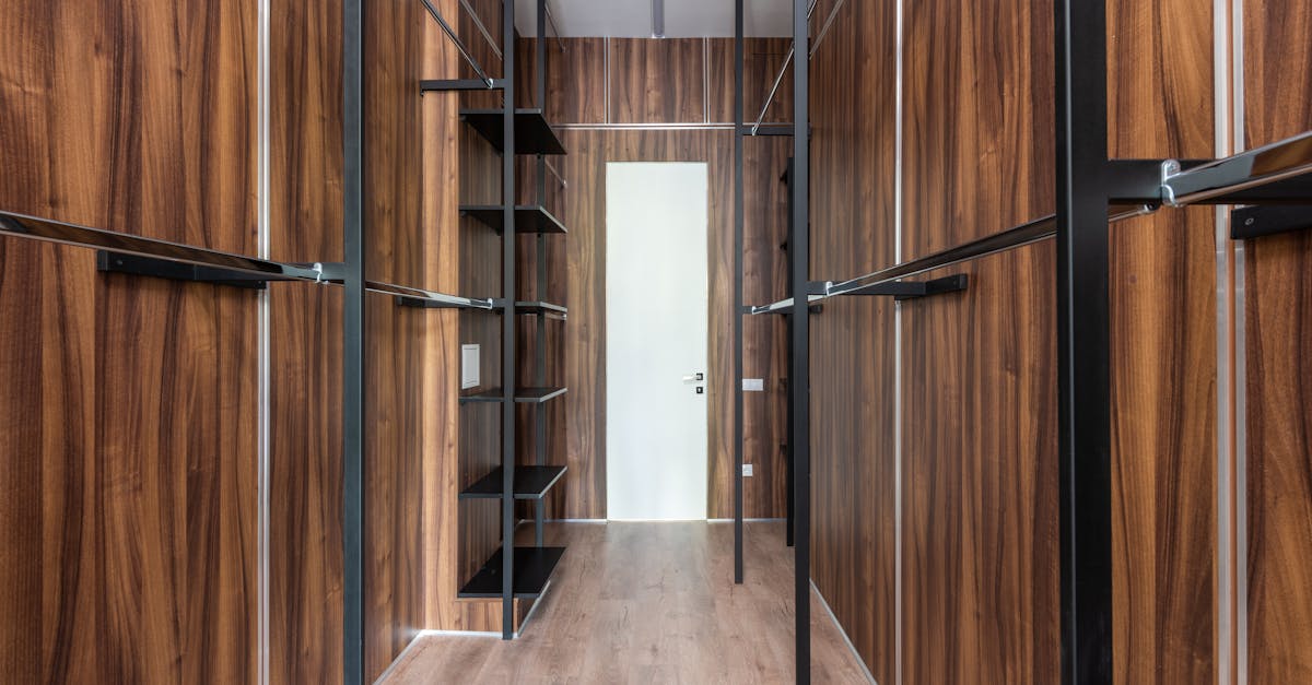 Armoire en bois massif ou en métal : Notre avis