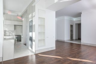 Similar listing interior — photo by Max Vakhtbovych on Pexels