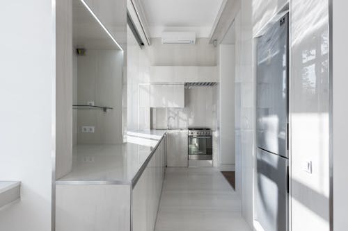 Free White Tiled Kitchen Stock Photo