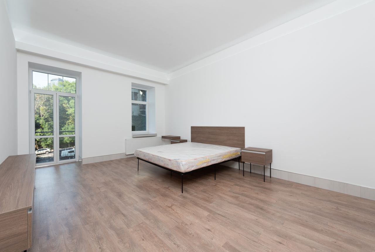 Flat & apartment removals Poyle — removals work in progress