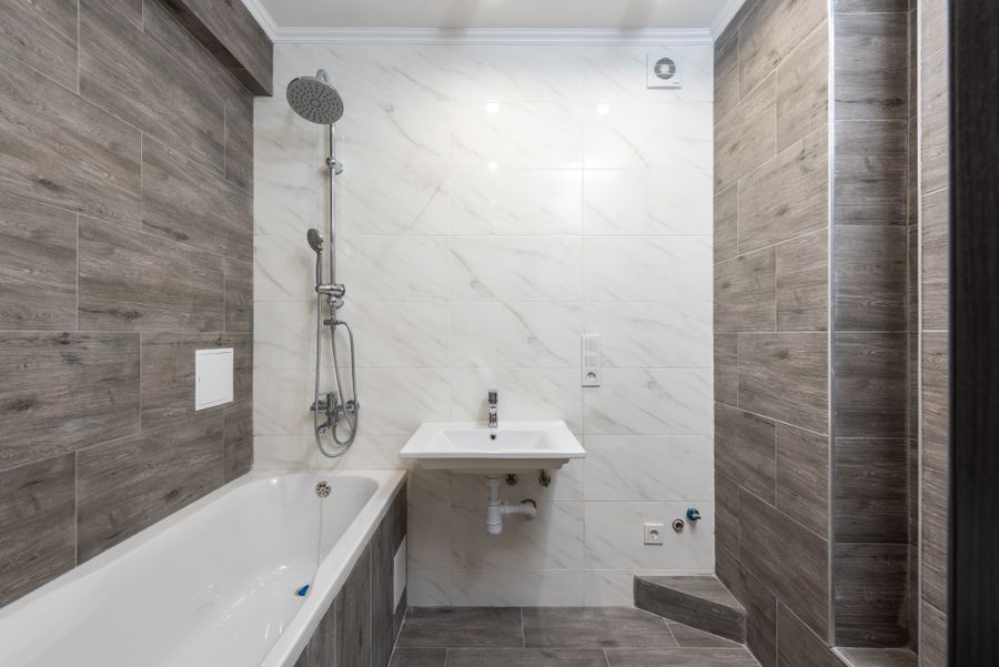 Porcelain tile bathroom flooring Thousand Palms