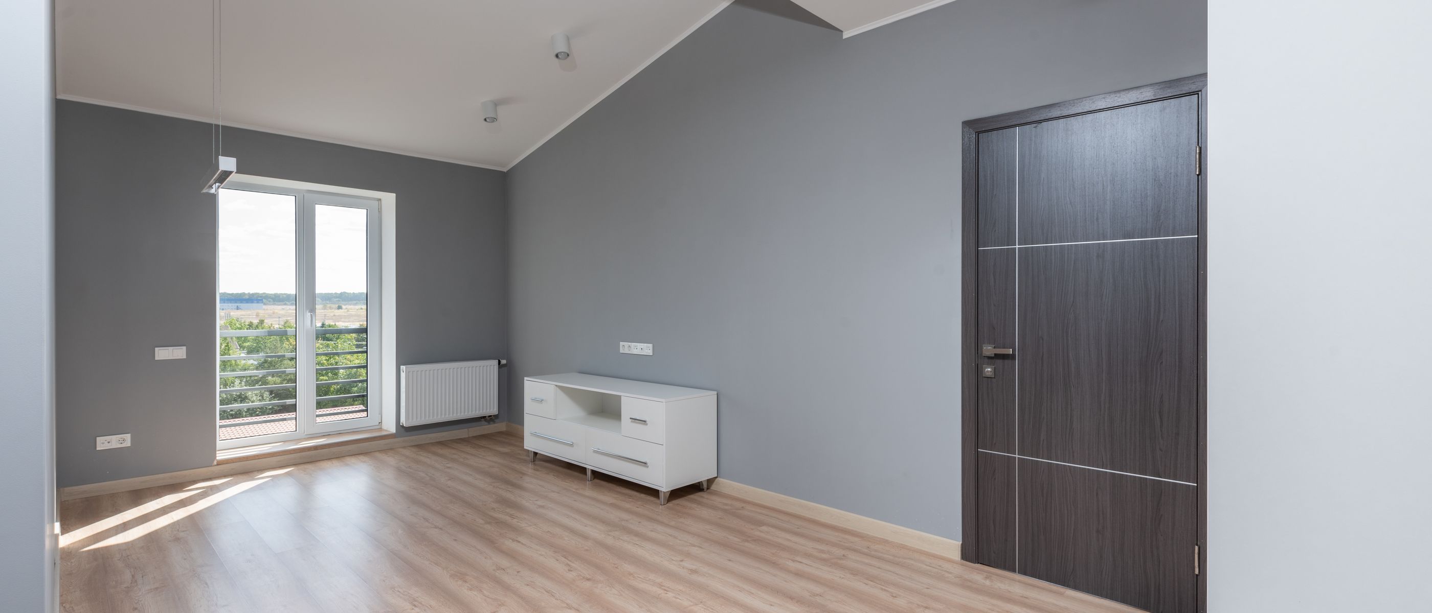 Plastering and Skimming in South Harrow — quality trade paint going on in two coats