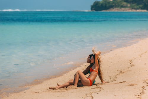 Безкоштовне стокове фото на тему «берег моря, Бікіні, відпустка»