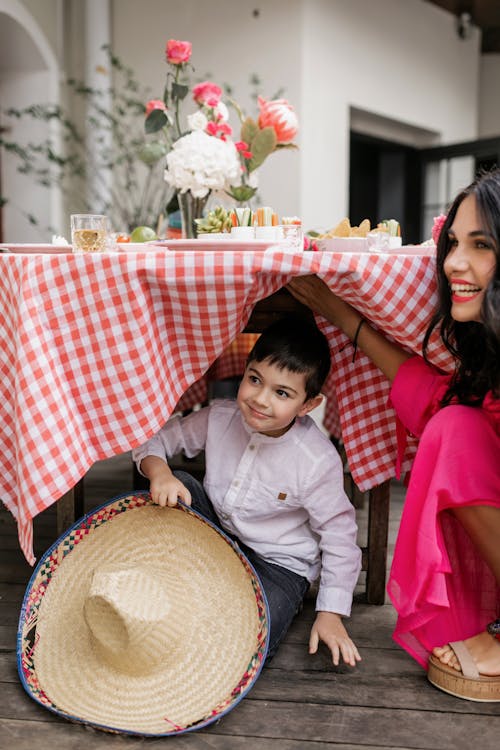 Fotobanka s bezplatnými fotkami na tému biele dlhé rukávy, chlapec, cinco de mayo