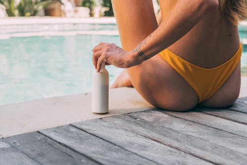 Foto stok gratis air, bagian tubuh, bikini