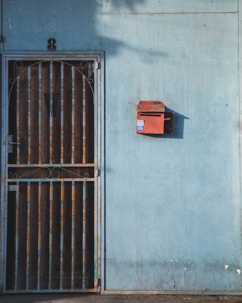 Foto stok gratis berkarat, gerbang logam, kotak surat