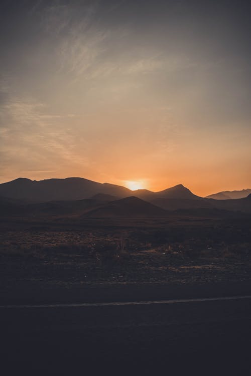 Montagna Durante Il Tramonto