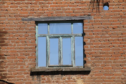 Foto d'estoc gratuïta de lamentable, maons, panell de finestra