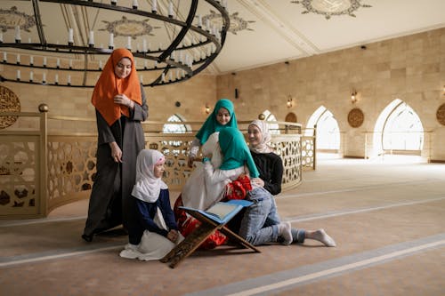 Ilmainen kuvapankkikuva tunnisteilla hijabs, ihmiset, moskeija Kuvapankkikuva