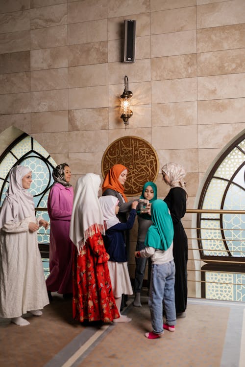 Ilmainen kuvapankkikuva tunnisteilla hijabs, islam, moskeija Kuvapankkikuva