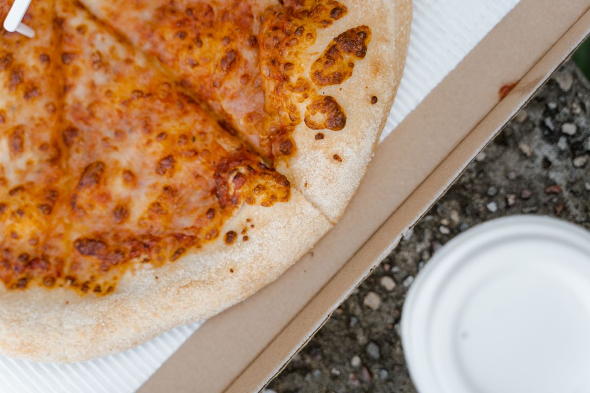 Calories d'une pizza : par part et par type - Calories d’une pizza maison : comment estimer ?