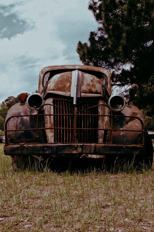 dikey atış, eski araba, eski model araba içeren Ücretsiz stok fotoğraf