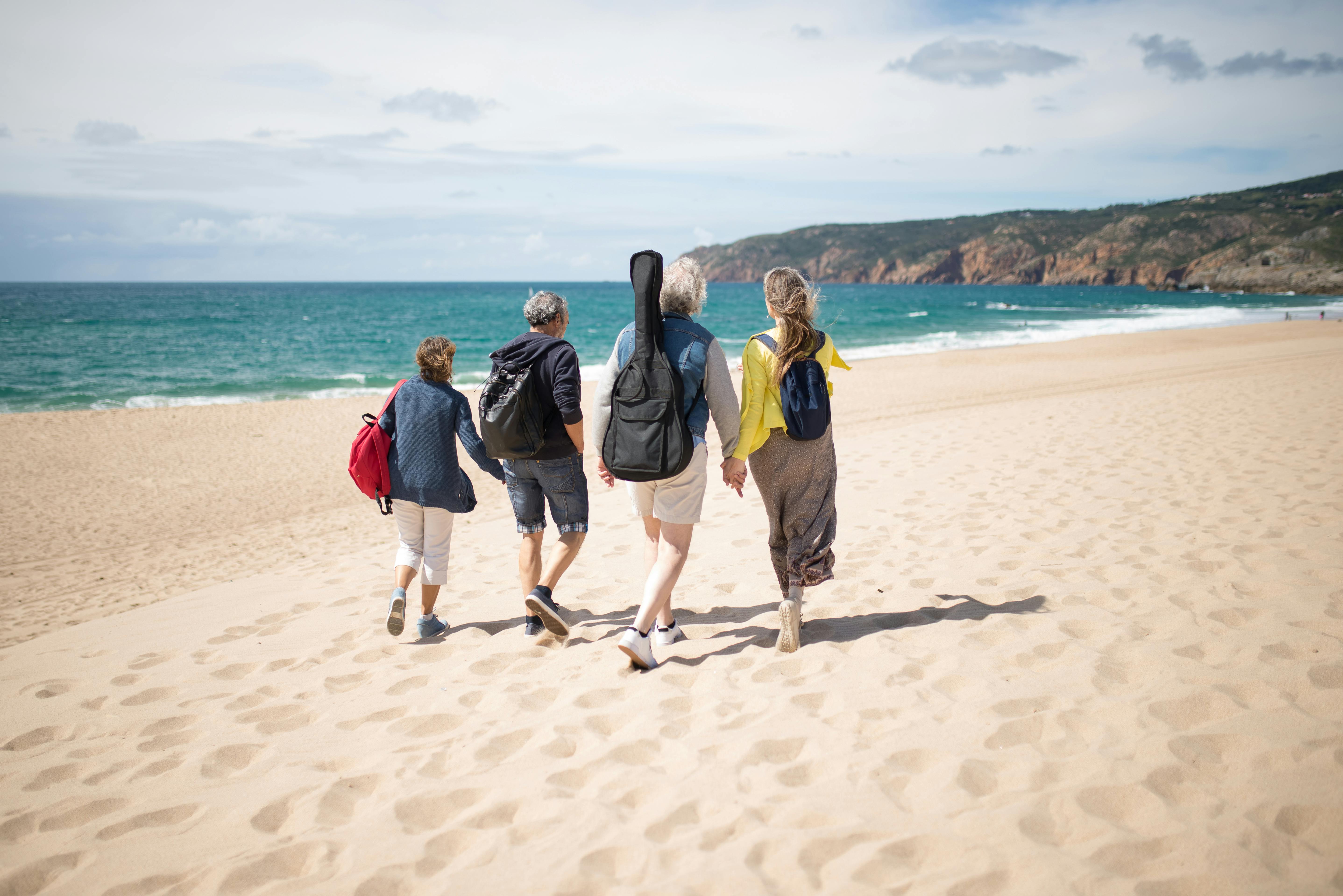 TUI combines holidays and lifestyle: new brand shop successfully launched — Photo by Kampus Production on Pexels