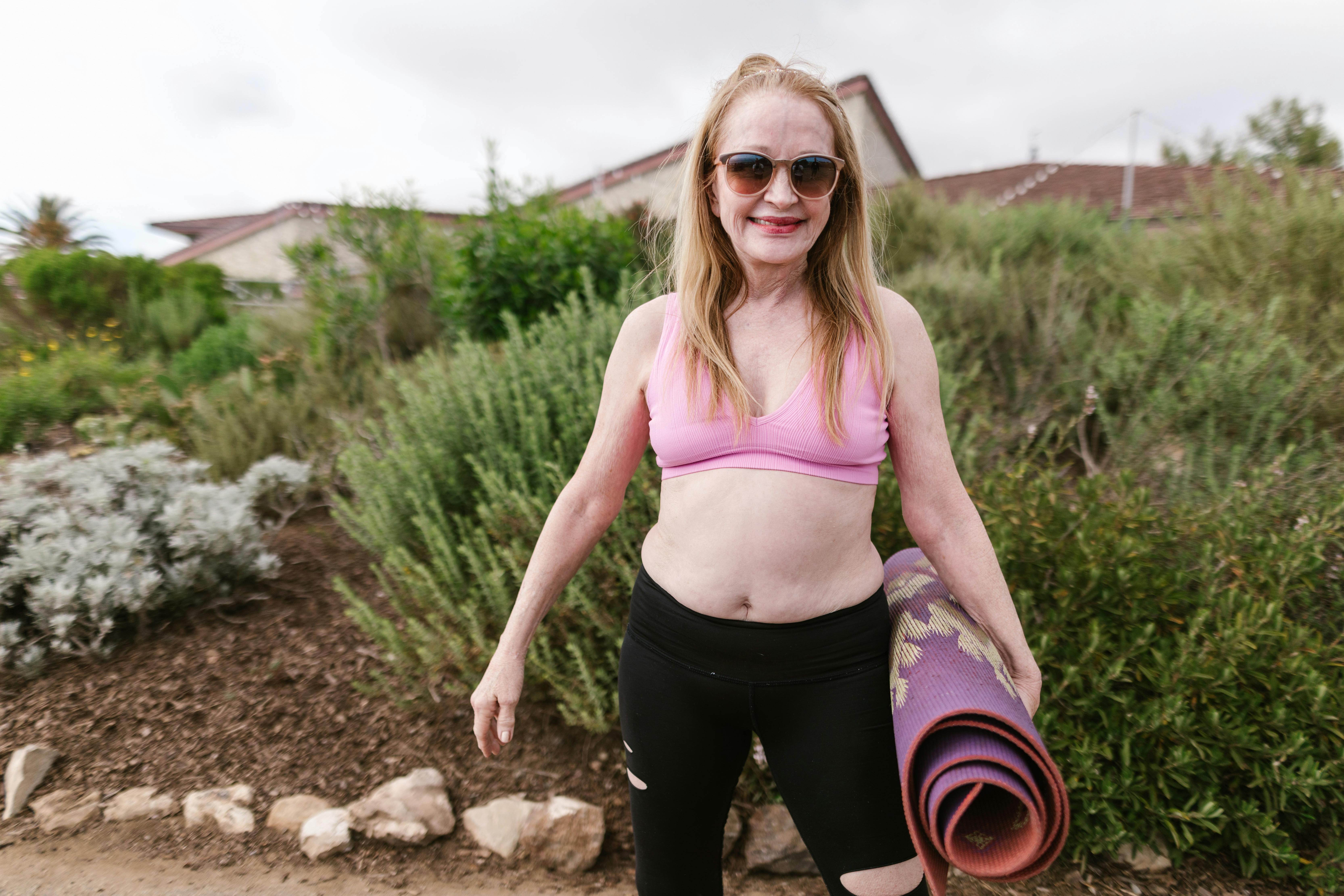 Fitness Icon Denise Austin's Daughter Katie Austin Recreates Pregnancy Workout Video Cover - People.com — Photo by RDNE Stock