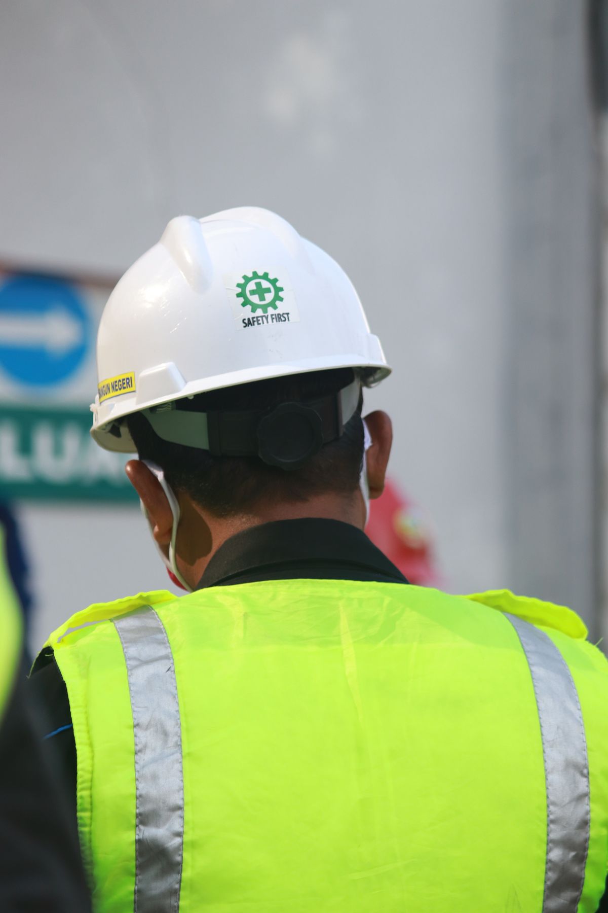 Ship workers with PPE