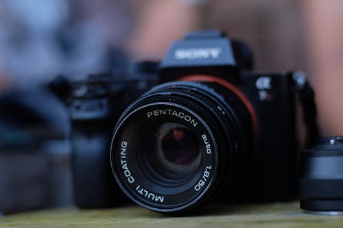 Free A Black Camera with Lens Stock Photo