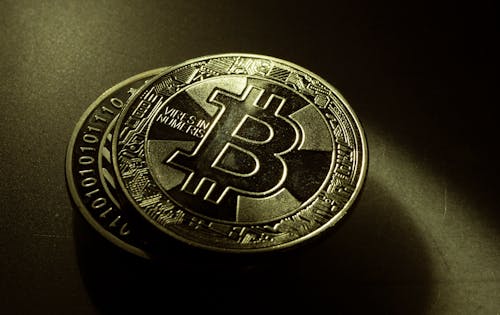 Bitcoin, bozuk paralar, crypto para birimi içeren Ücretsiz stok fotoğraf