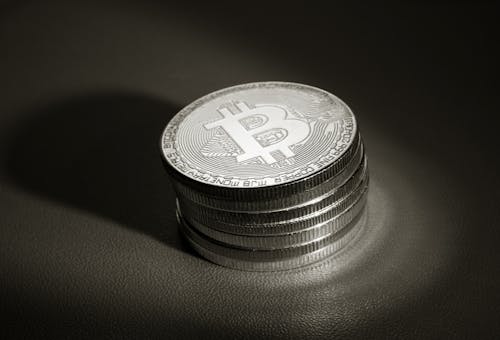 Fotos de stock gratuitas de acción, bitcoin, blanco y negro