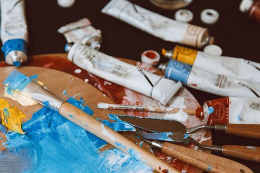 Mastering Oil Painting: Essential Art Supplies for Success