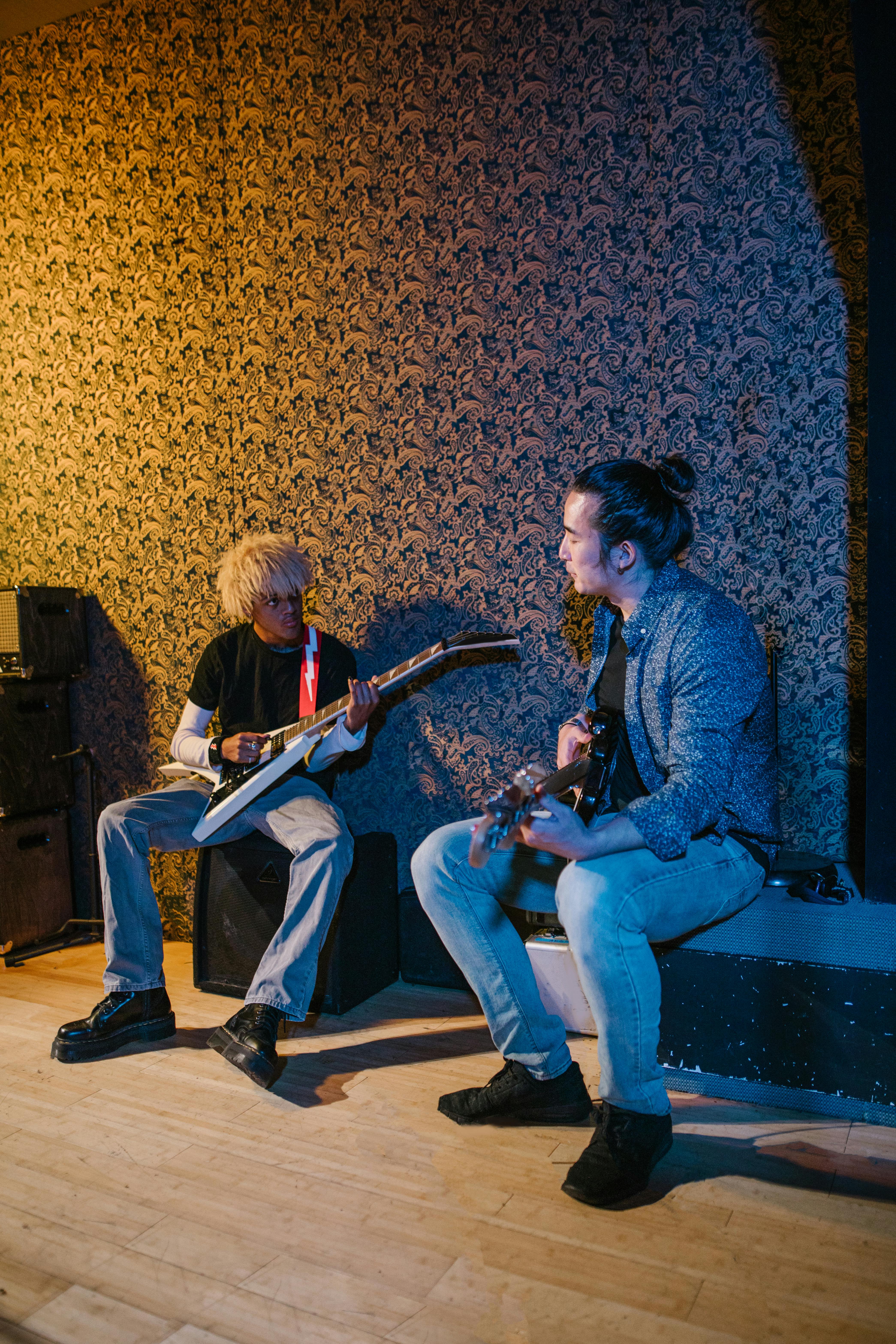 Gratis arkivbilde med artist, bandkamerater, bandøving Arkivbilde