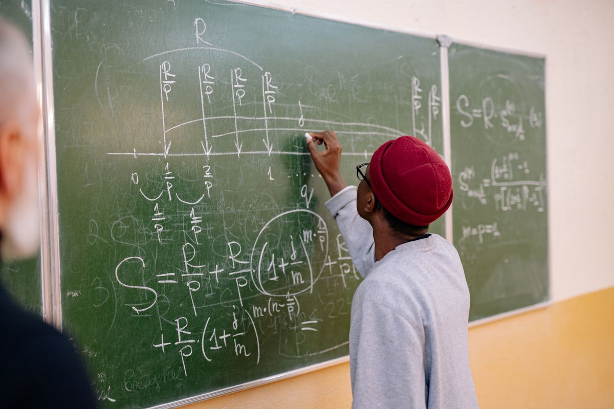ChatGPT pour ados : l'IA sécurisée qui apprend