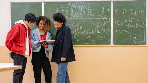 How expanding the field changes the arithmetic of a group stage